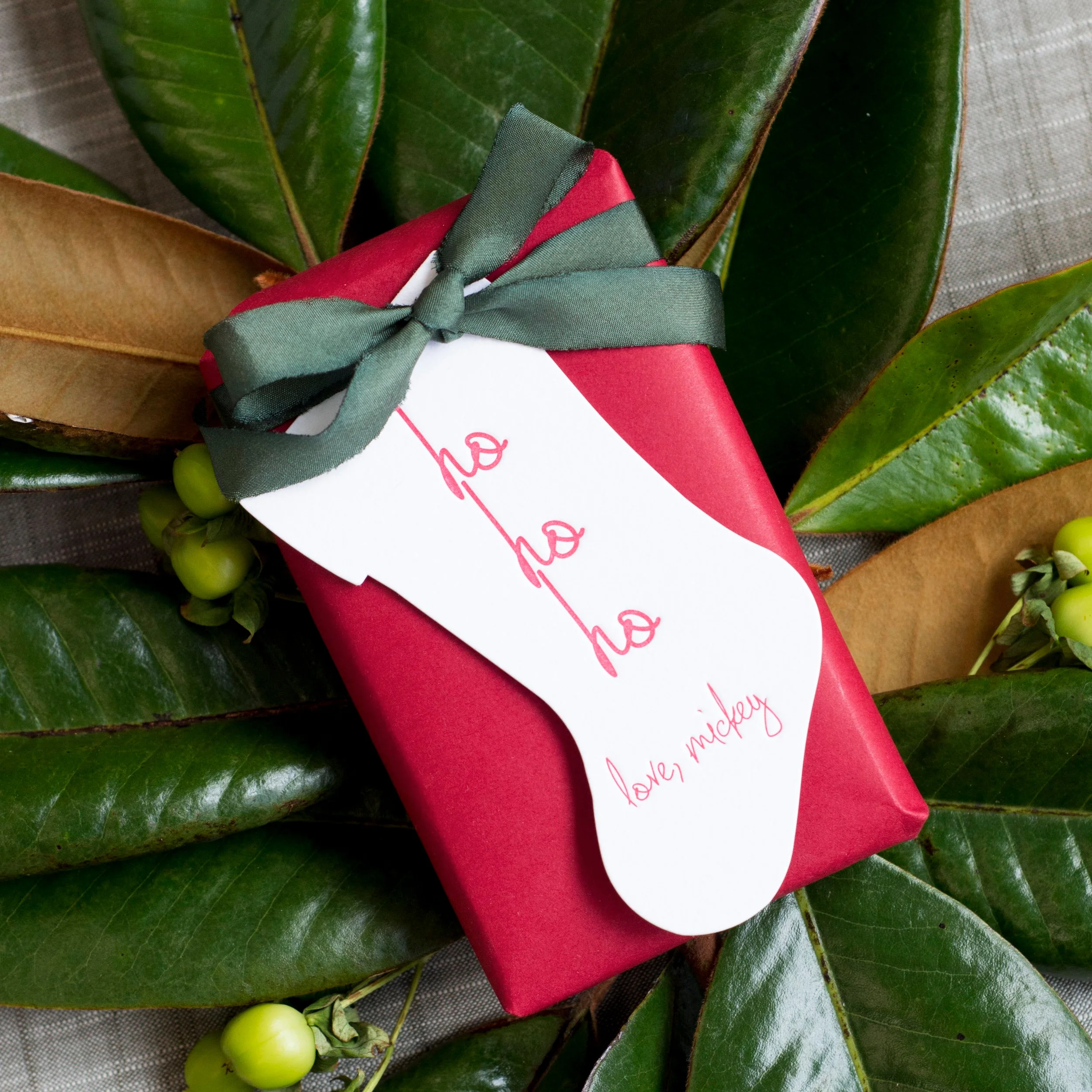 PGT_T116_Stylized_Christmas_Leaves_HautePapier.jpg