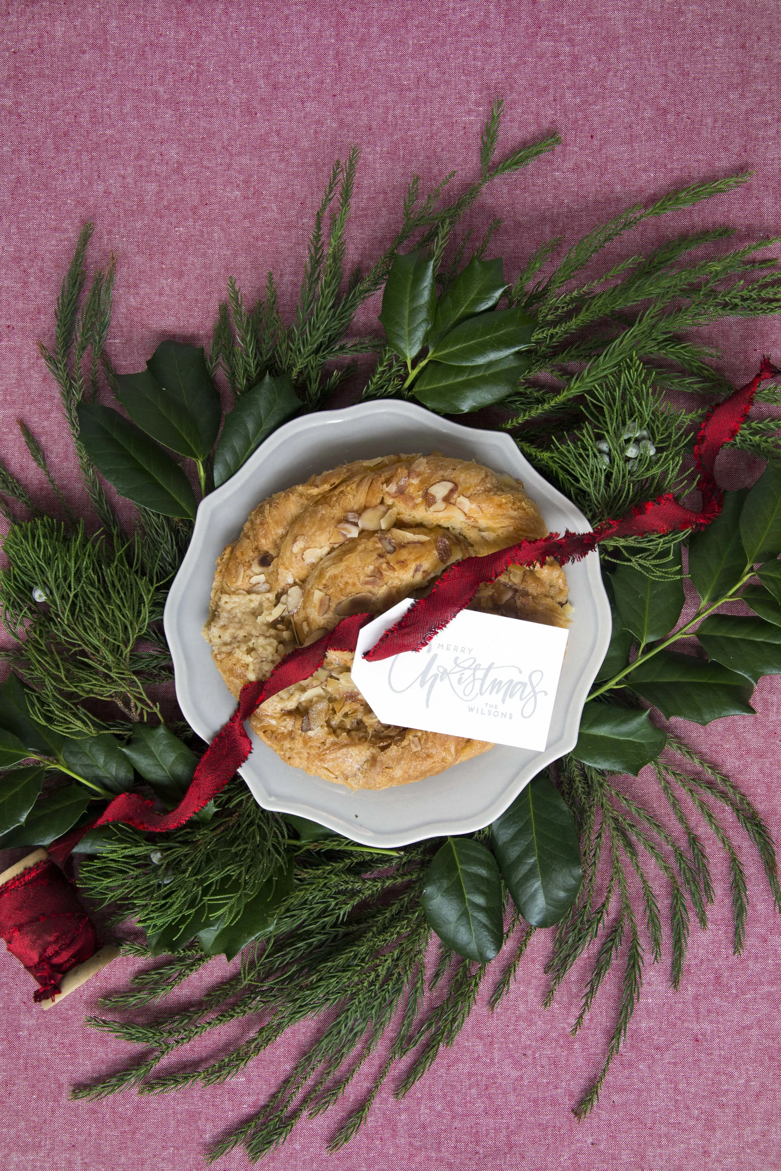 PGT_T285_Stylized_Christmas_Pastry_EvergreenSprigs_HautePapier.JPG