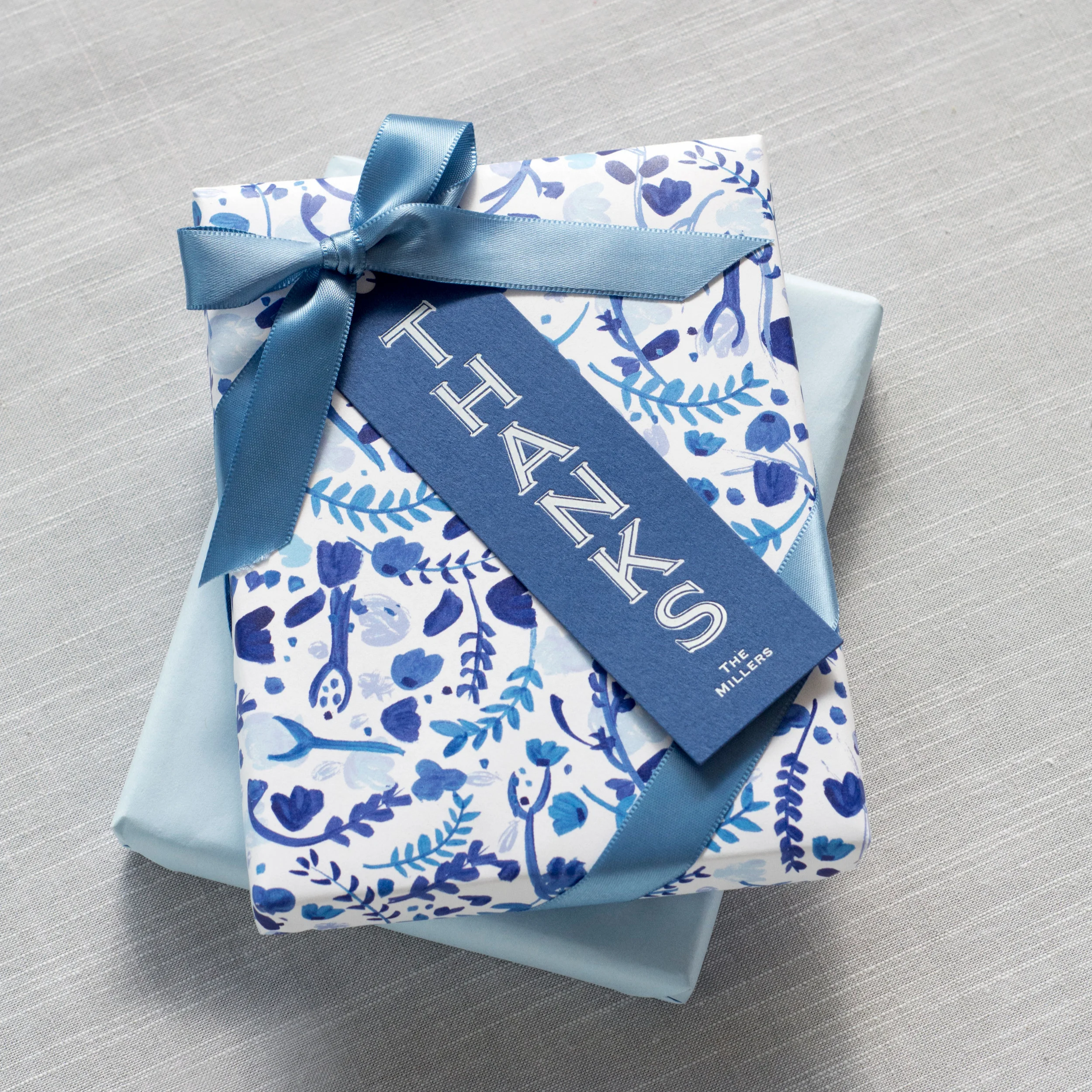 PGT_T323_Stylized_Blue_GreyBackground_HautePapier.jpg