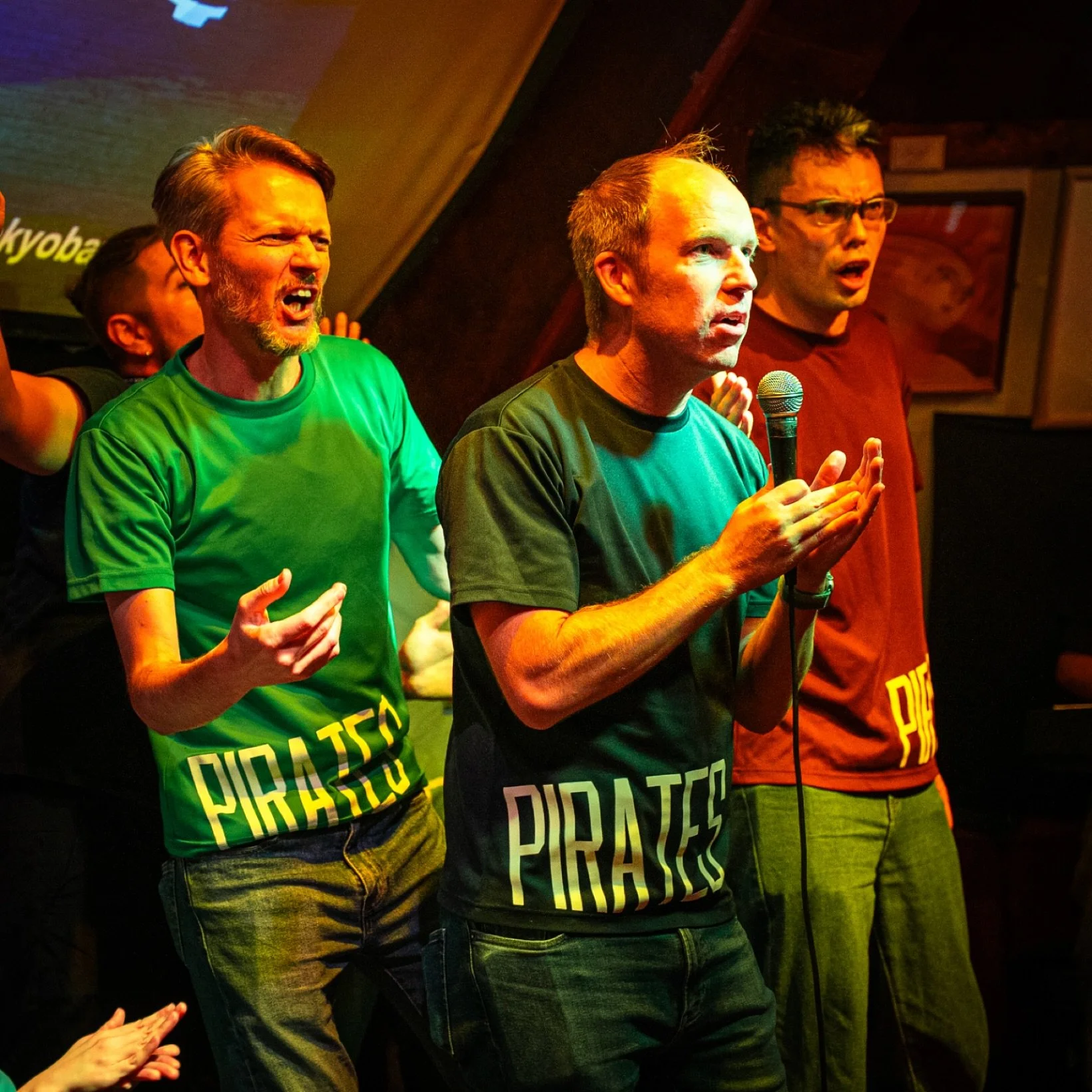 前回のバイリンガルショーを見にきてくれてありがとうございました!
Thx for coming out to our most recent show at What the Dickens!
Next Show: Sunday October 19th @ What the Dickens, Ebisu
次のショー: 10月19日(日)@ 恵比寿
#piratesoftokyobay #tokyonightlife #comedy #improv #POTB #tokyo #japantr