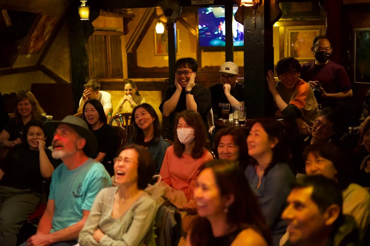 Packed audience laughing at a Sunday night improv comedy show at What the Dickens! in Ebisu Tokyo | 日曜の夜 東京 恵比寿 即興コメディ | Pirates of Tokyo Bay