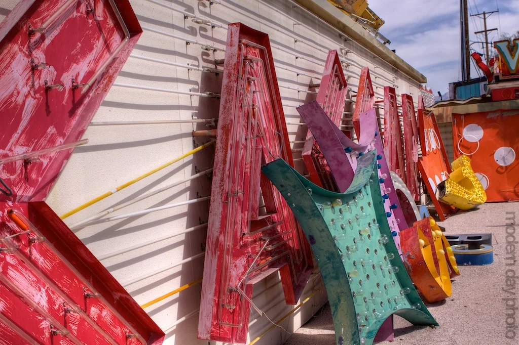 Vegas_Neon_Boneyard_Caesars.jpg