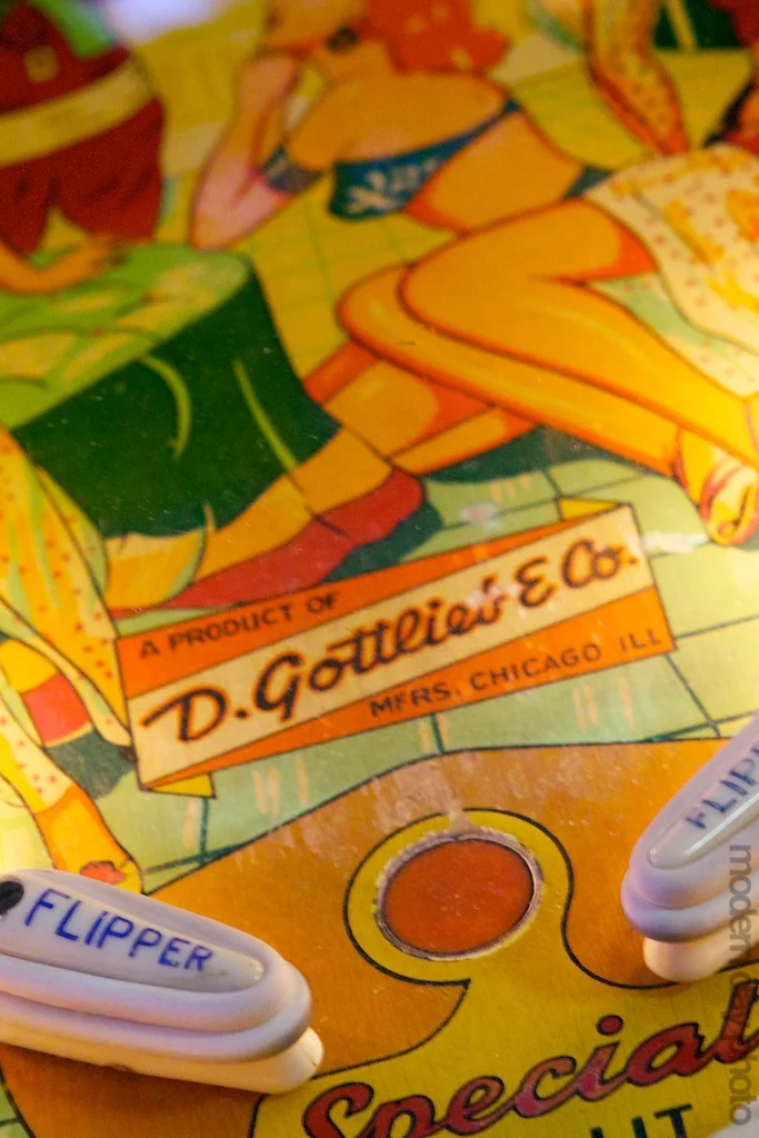 Las_Vegas_Pinball_Hall_of_Fame_Gottlieb_Flipper_Pin_Up.jpg