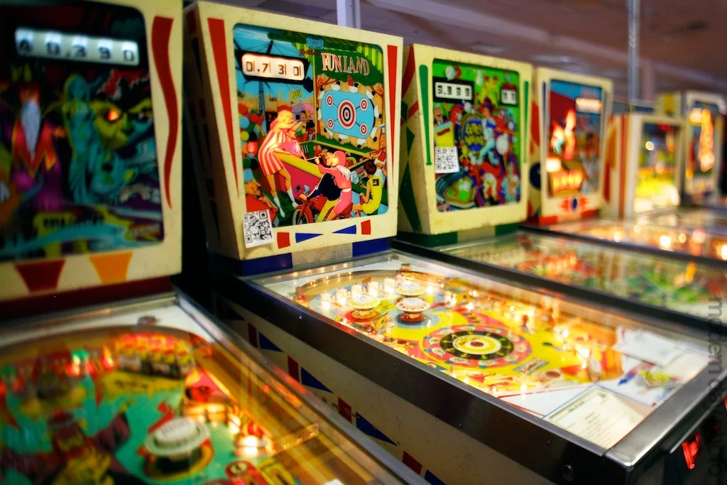 Las_Vegas_Pinball_Hall_of_Fame_Machines_Tilt_Shift.jpg