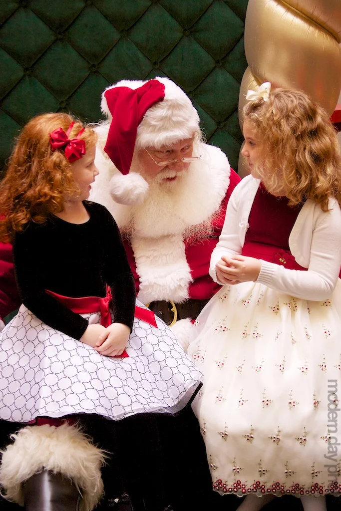 Asking_Santa_Claus_6yr_4yr.jpg