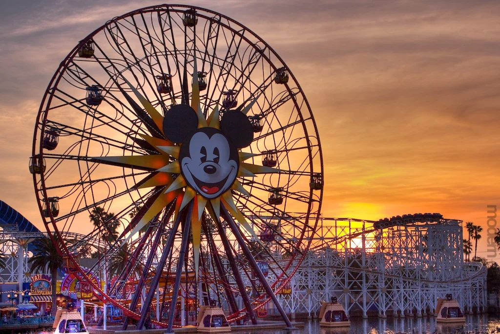 Disneyland_Attractions_Mickeys_Fun_Wheel_Sunset.jpg
