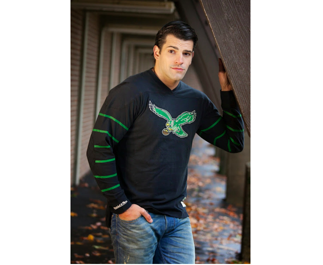 330366 MITCHELL AND NESS EAGLES CORNERBACK LS TEE $80.00
