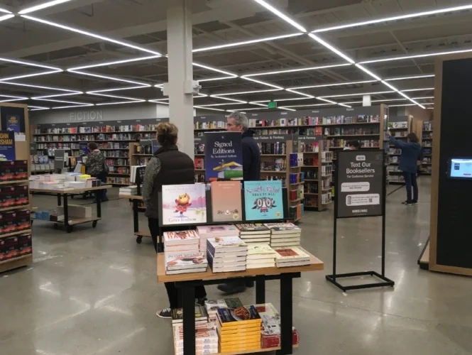 12 13 16 A Trip To The New Barnes Noble Concept Store