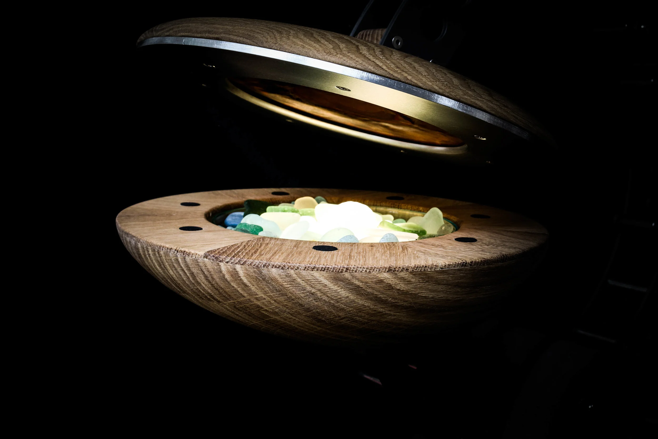 Clamshell Alchemist sculptural lamp