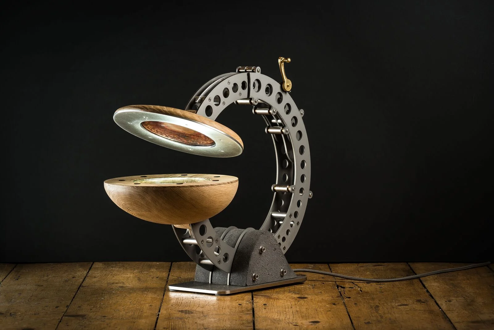 Clamshell Alchemist sculptural lamp