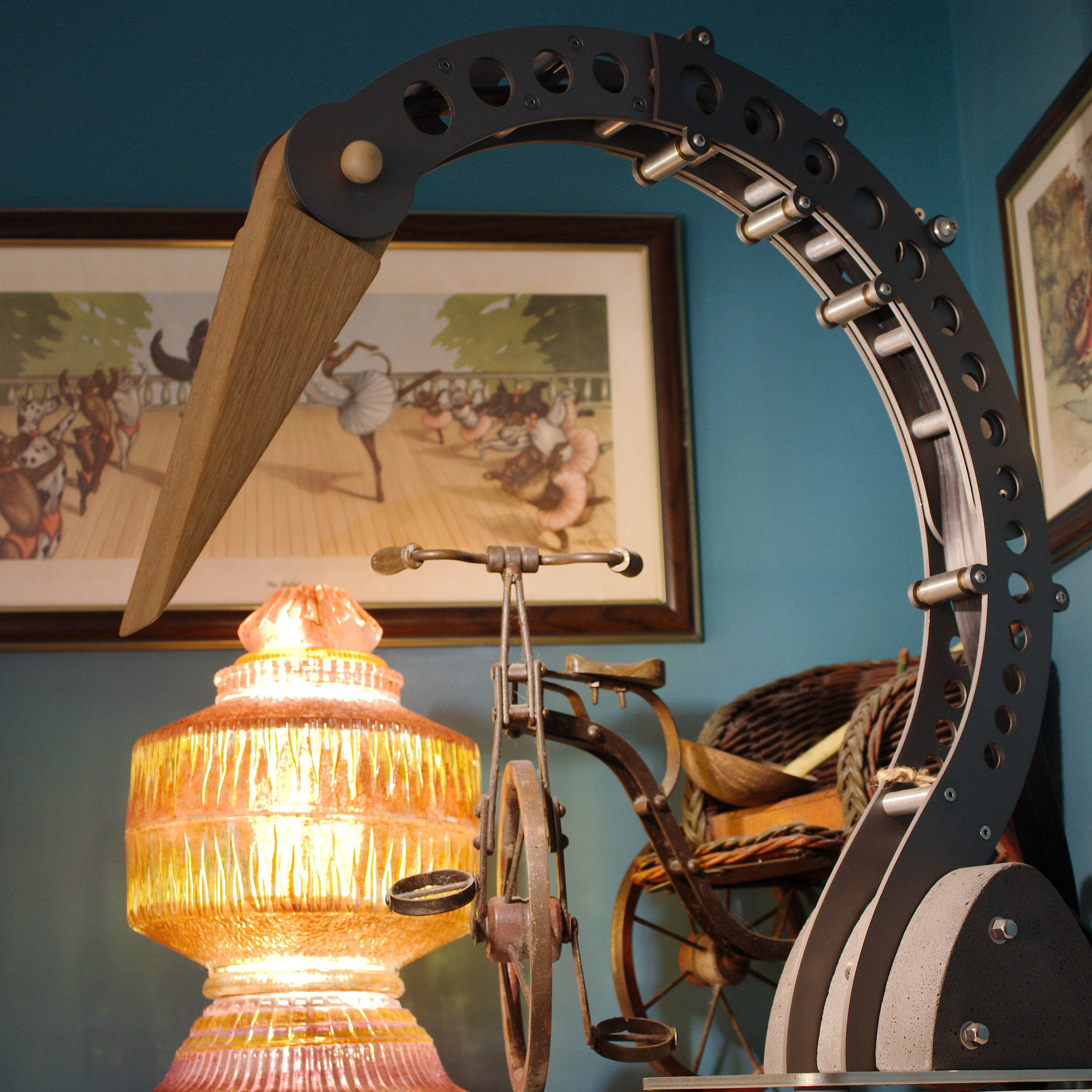 Crane mechanical sculptural lamp