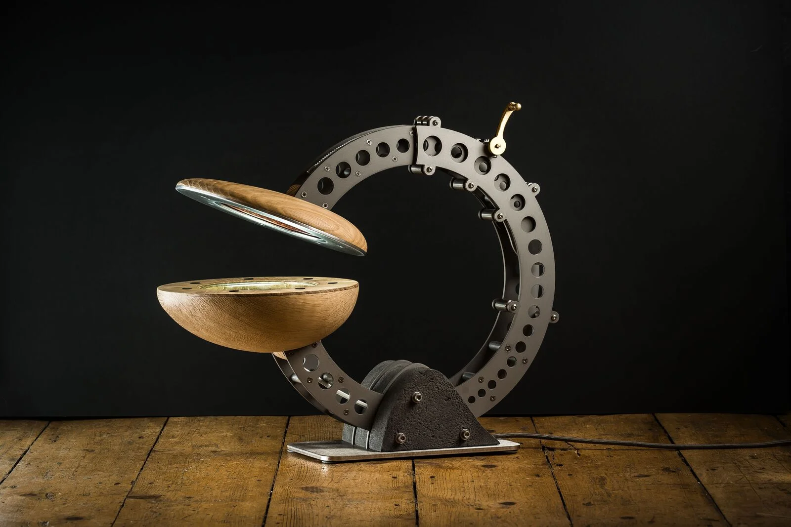 Clamshell Alchemist sculptural lamp