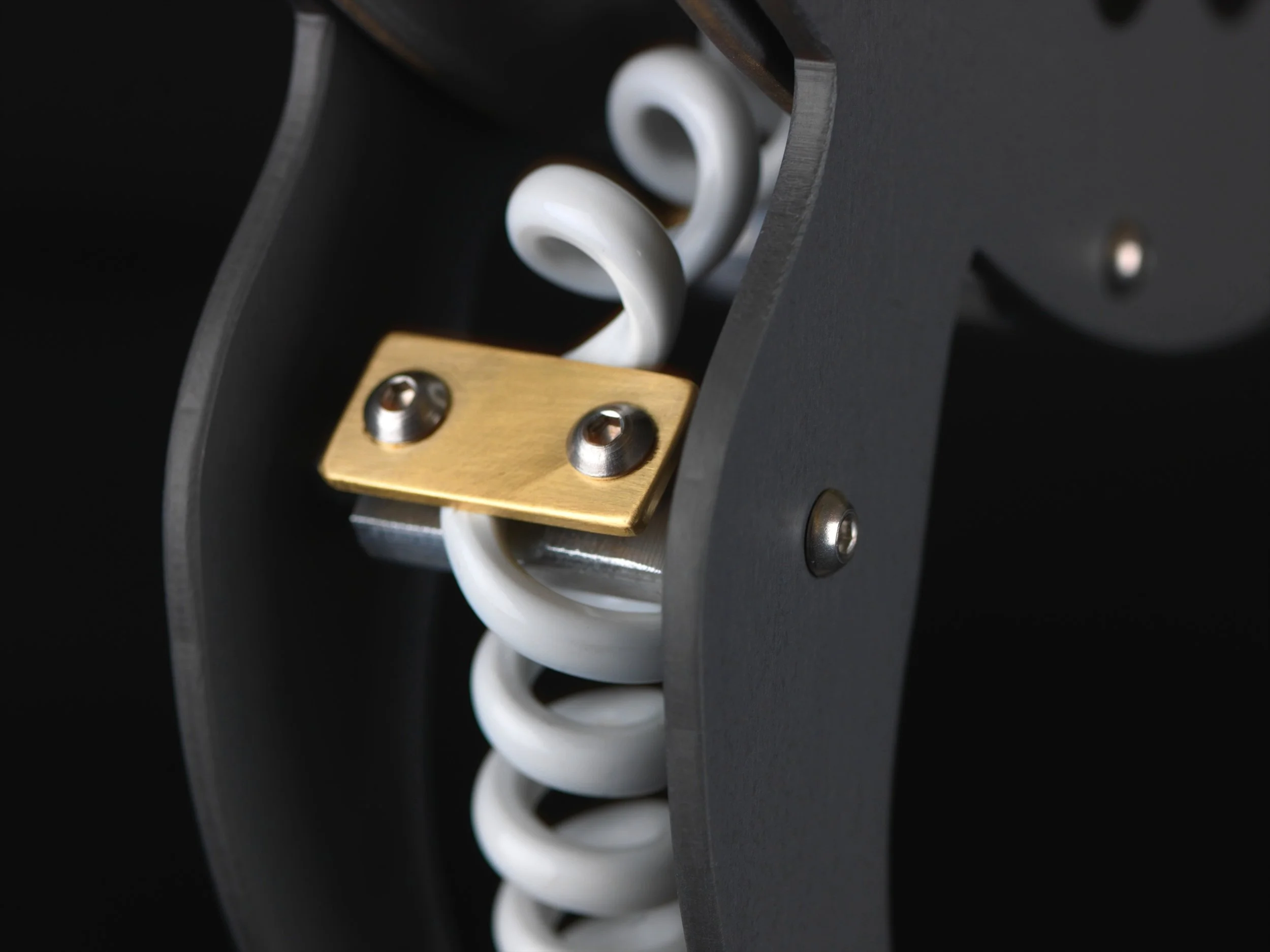 Bustard mechanical sculptural lamp