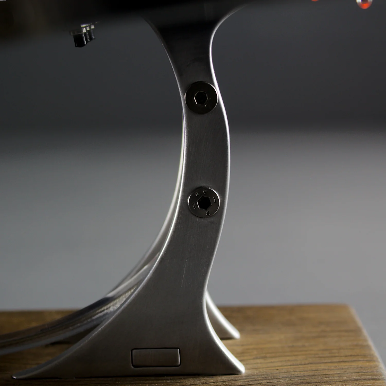 BLOTT WORKS - Wing nixie desk clock - website - IMG_0128.jpg