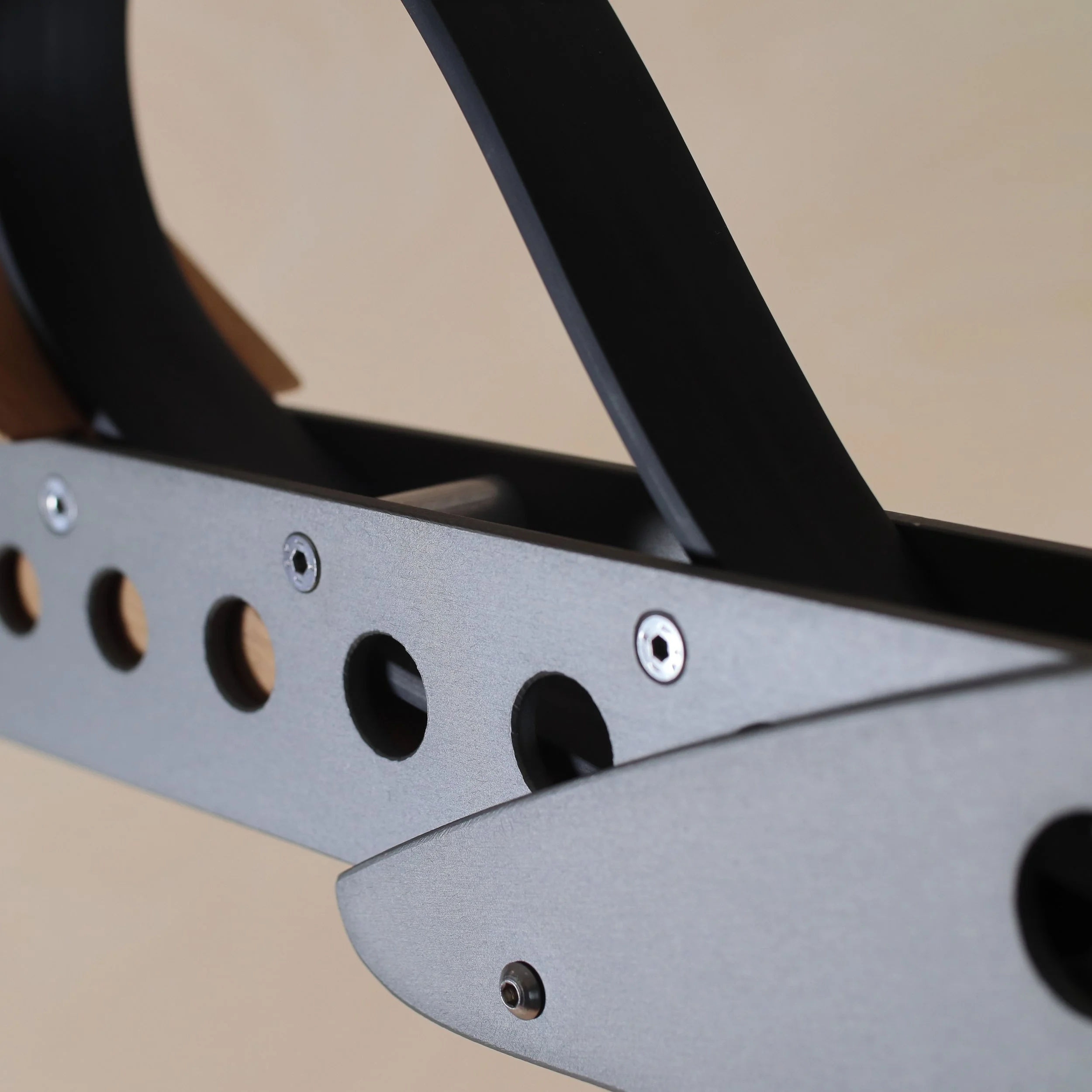 Hawk mechanical sculptural lamp