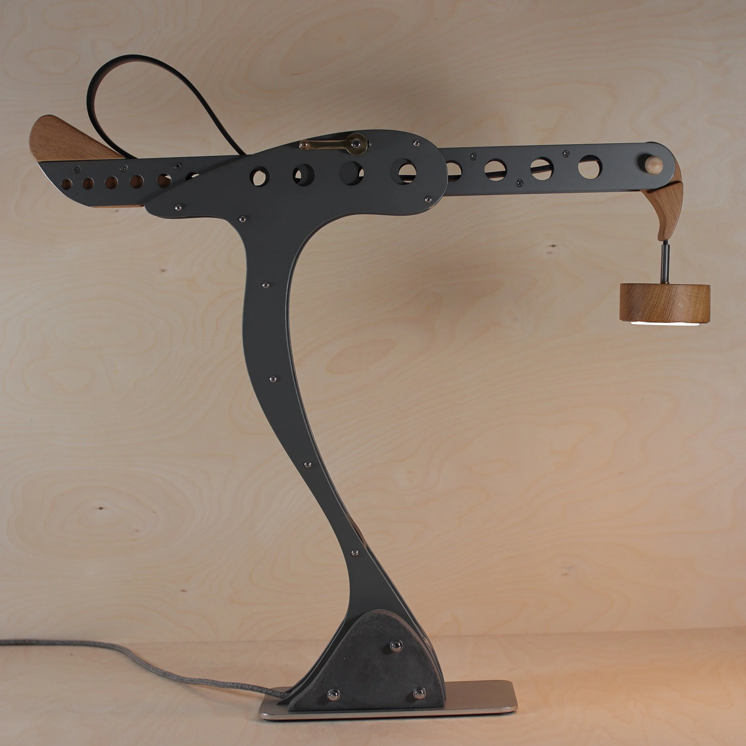 Hawk mechanical sculptural lamp
