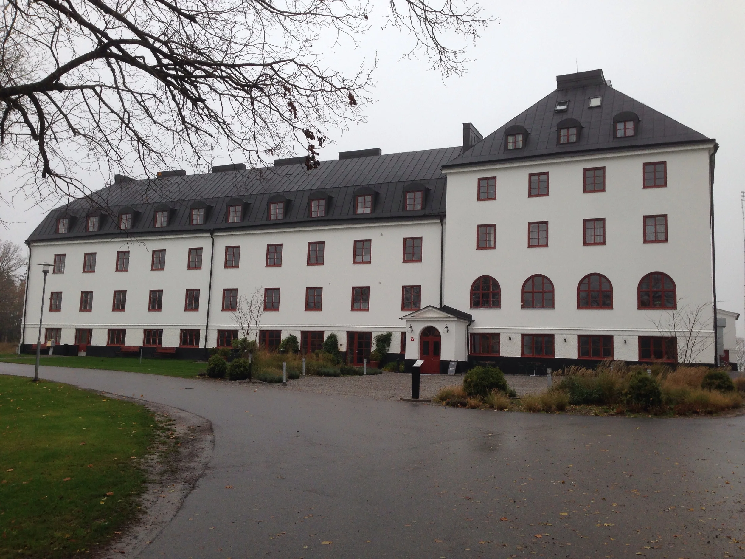 Det här är "anstalten" där det numera bedrivs hotell och restaurang