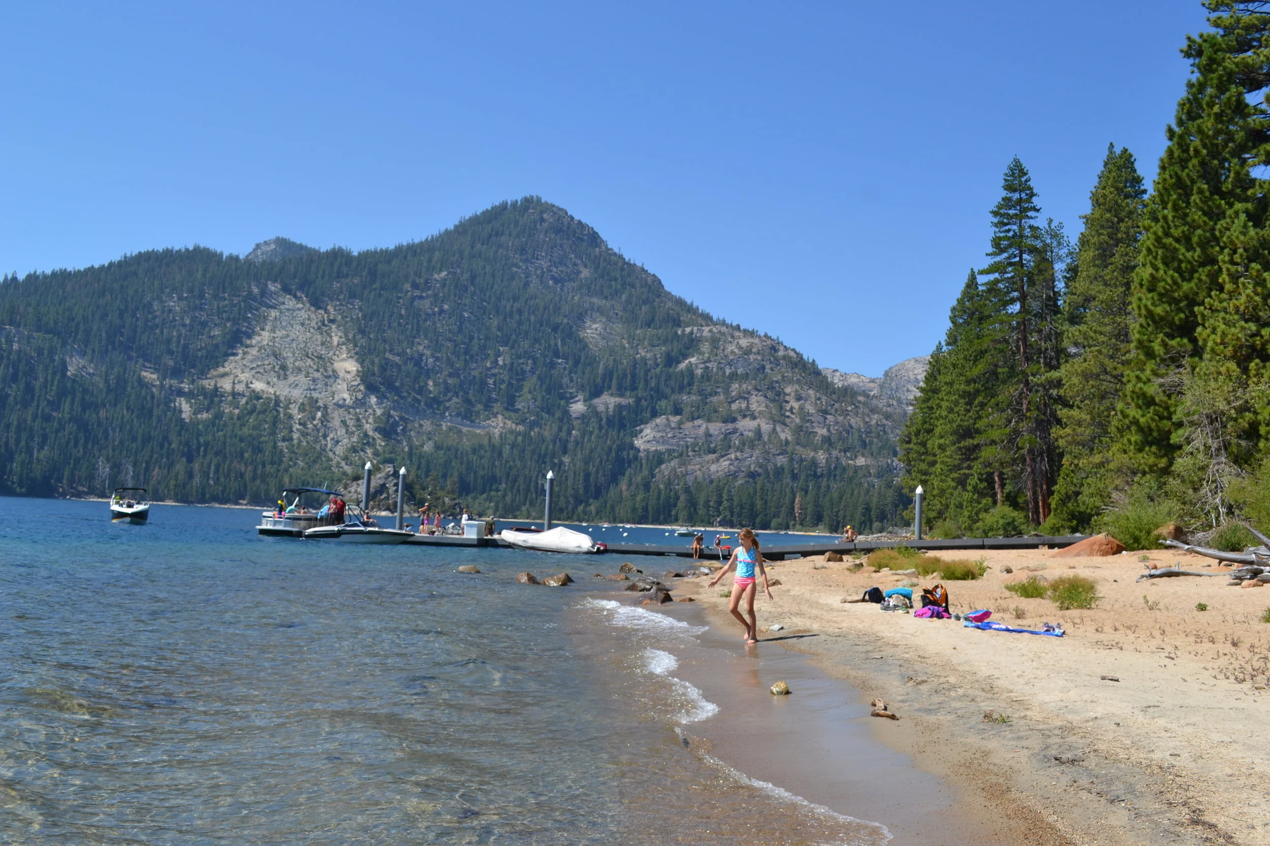 After living in LA for 15 yeas, we finally made it to Lake Tahoe!! It was very beautiful!