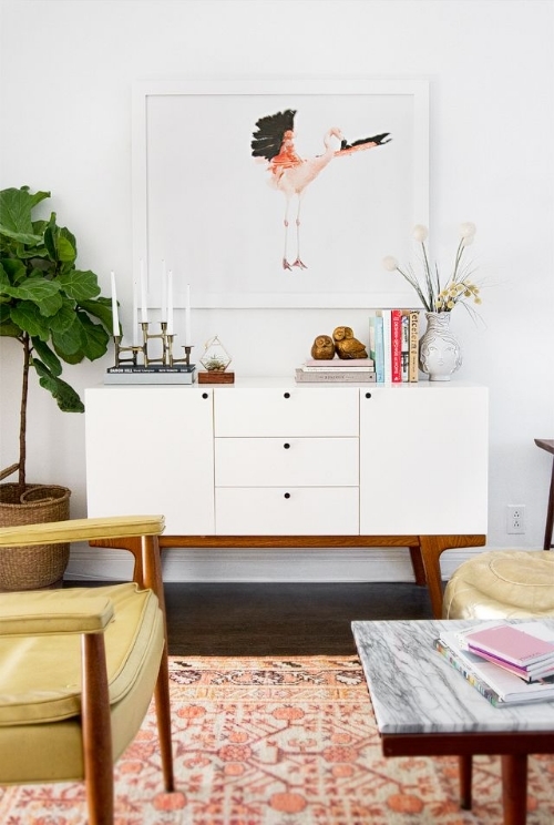 Smitten Studios Online has won me over completely. I am absolutely drooling over her living room. Be sure to click over and check it out!