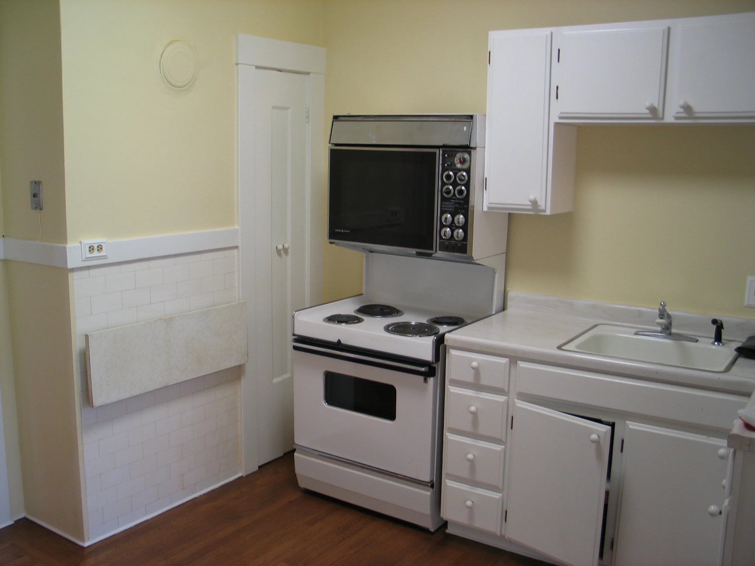 Kitchen Before.JPG