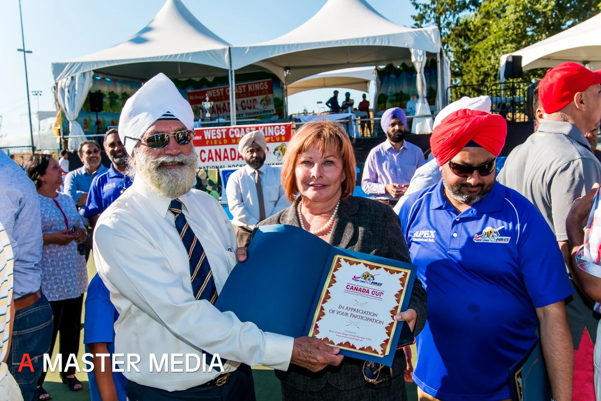 Hockey 2014 Day 1-6526.jpg