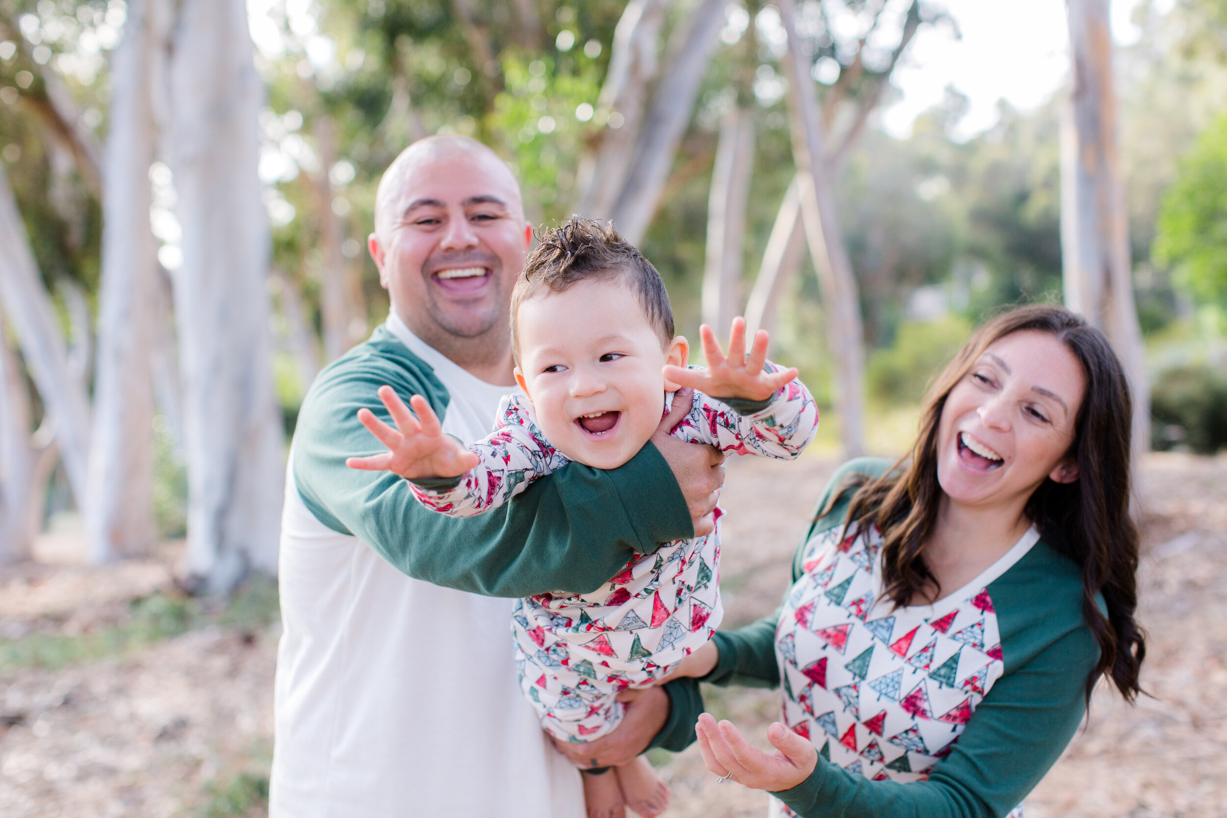 Graciela Platat_2020 Holiday Mini Session_Mary Awshee Photography (11).jpg