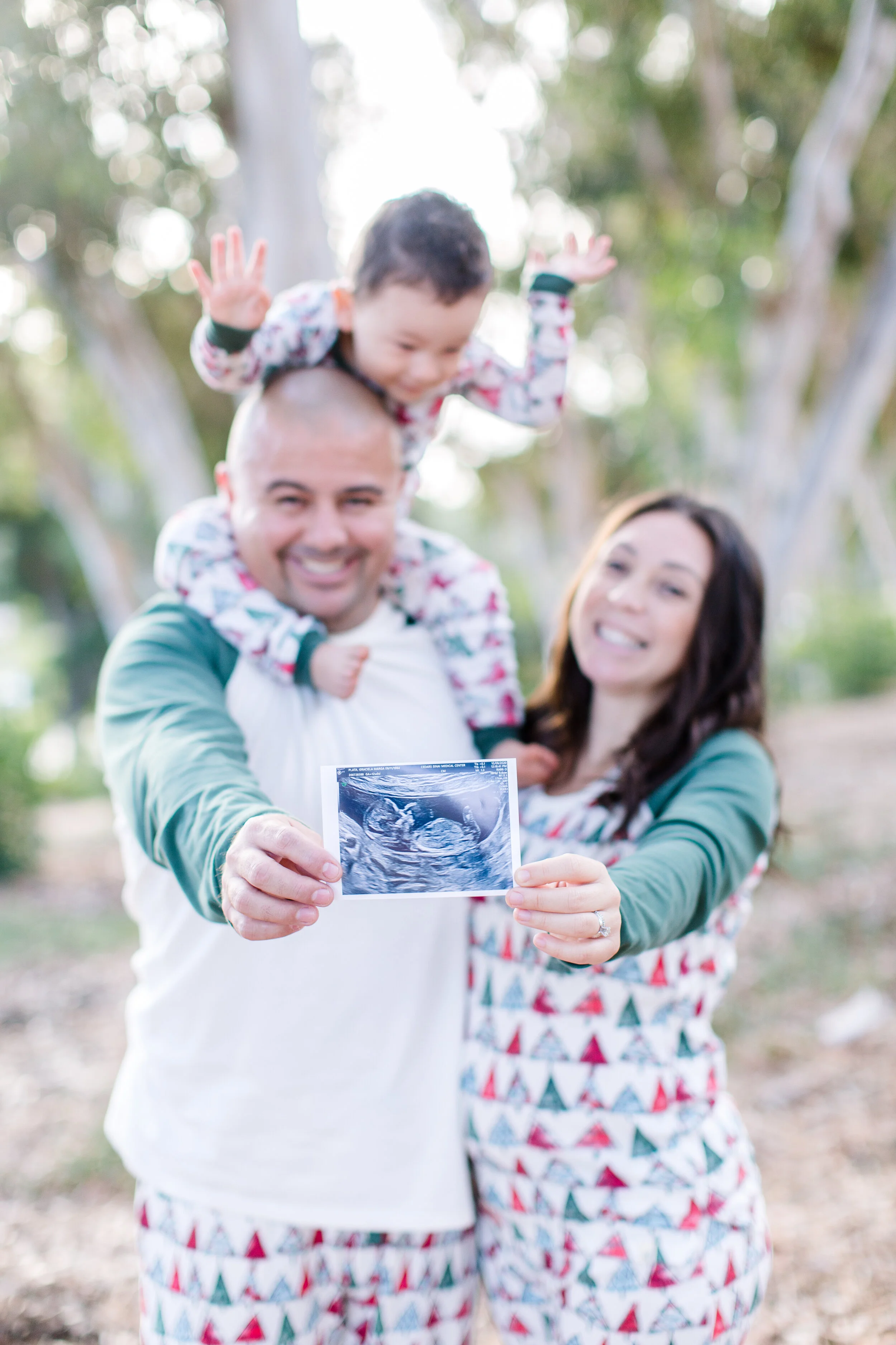 Graciela Platat_2020 Holiday Mini Session_Mary Awshee Photography (17).jpg