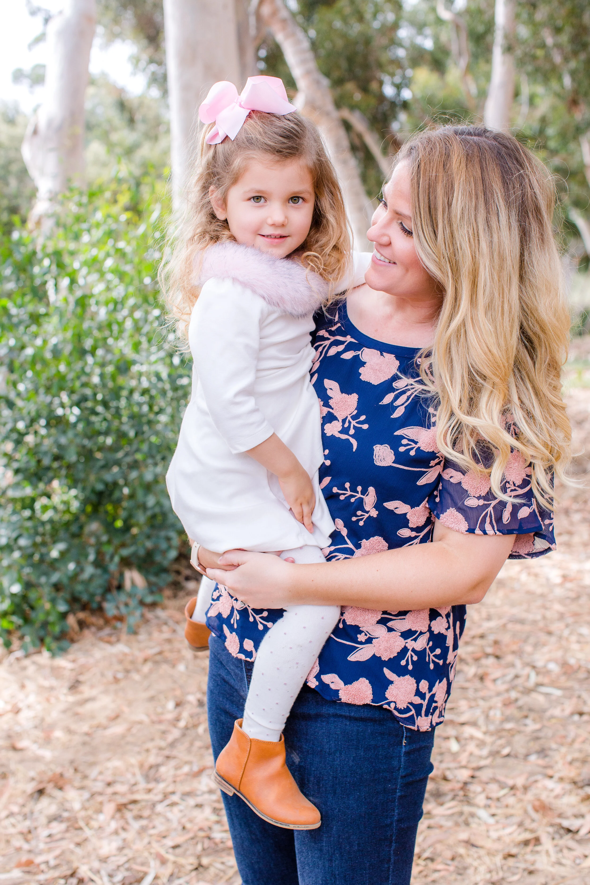 Kristen Travers_2020 Holiday Mini Session_Mary Awshee Photography (53).jpg
