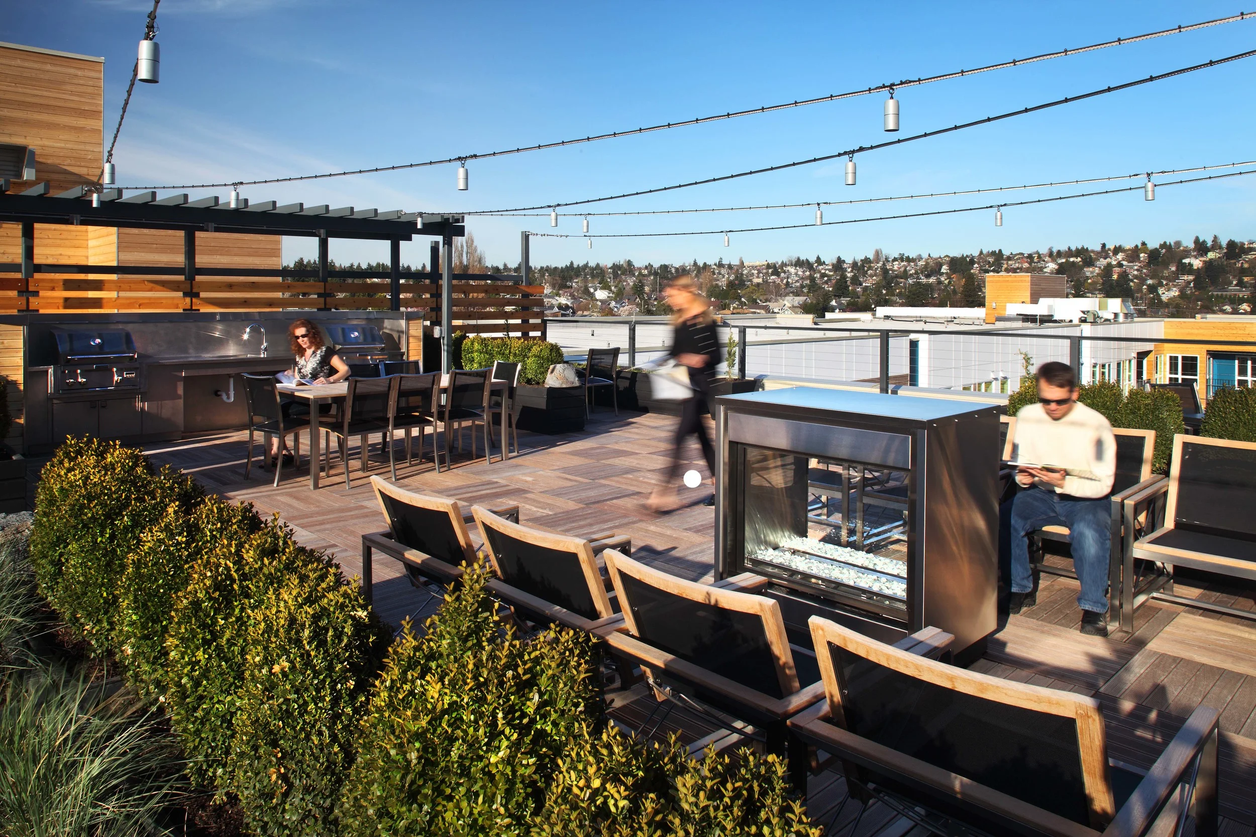 13-RooftopDayPopulated_9781.jpg