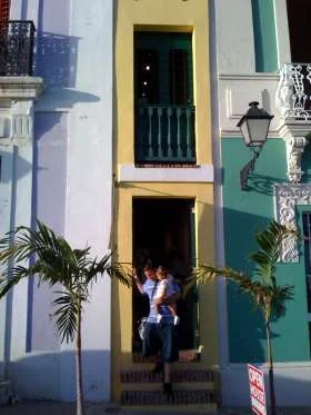 LA CASA ESTRECHA IN OLD SAN JUAN, PUERTO RICO Known in English as The Narrow House (fittingly), this two-story building is only five feet wide. It stretches 36 feet back, however, and is a popular stop for tourists in Puerto Rico.