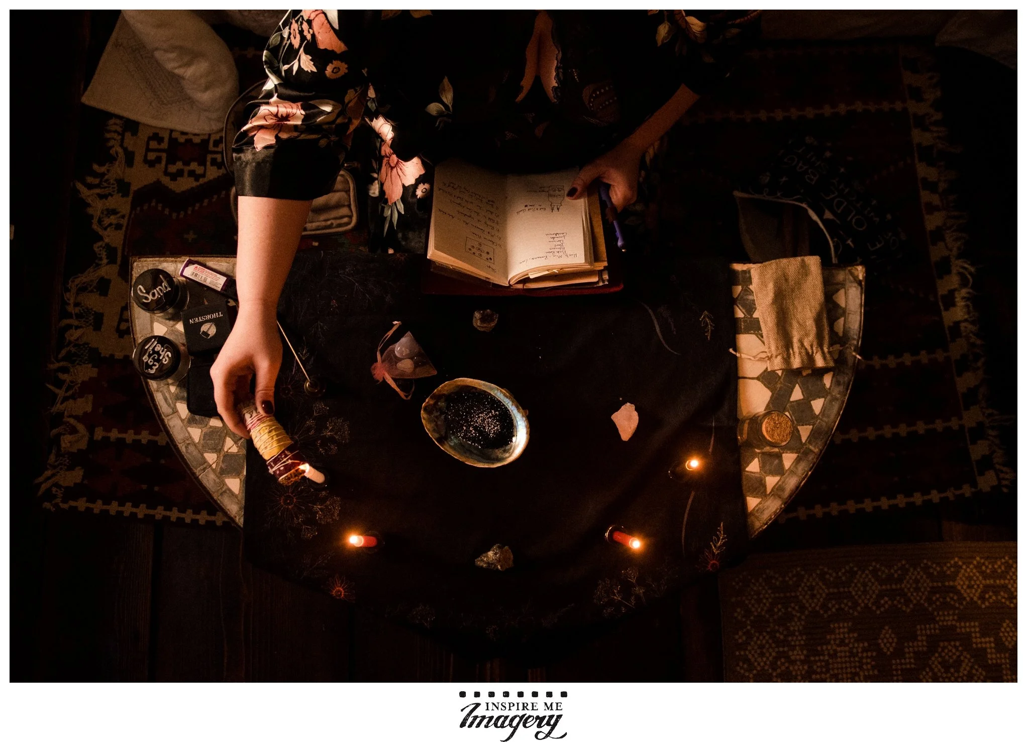 setting up spell with sage for boudoir portrait