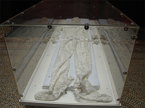 Wunderkammer cabinet