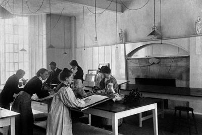 Still life class in the Mackintosh Room, c.1910.