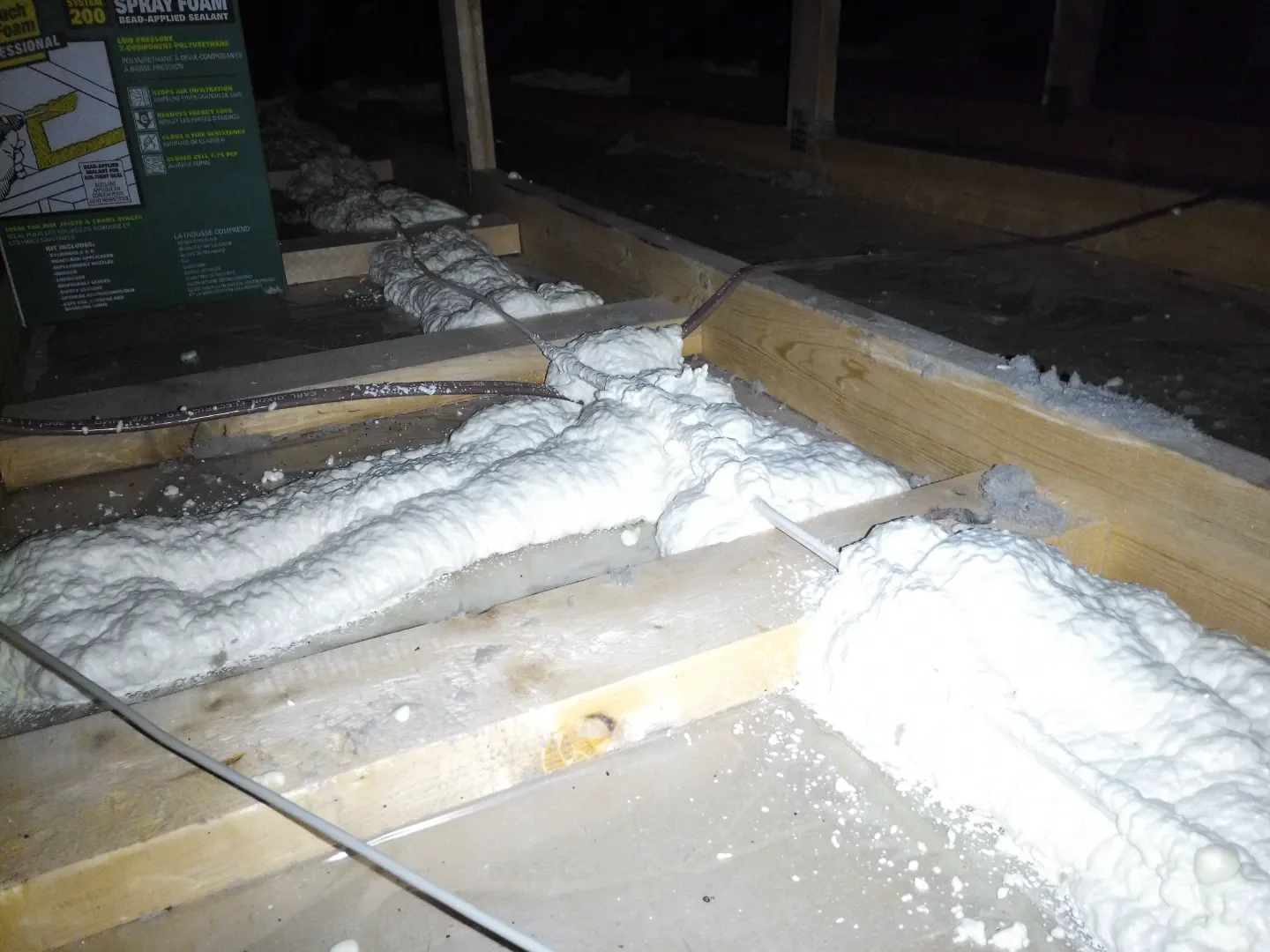 Hybrid install spray foam seal