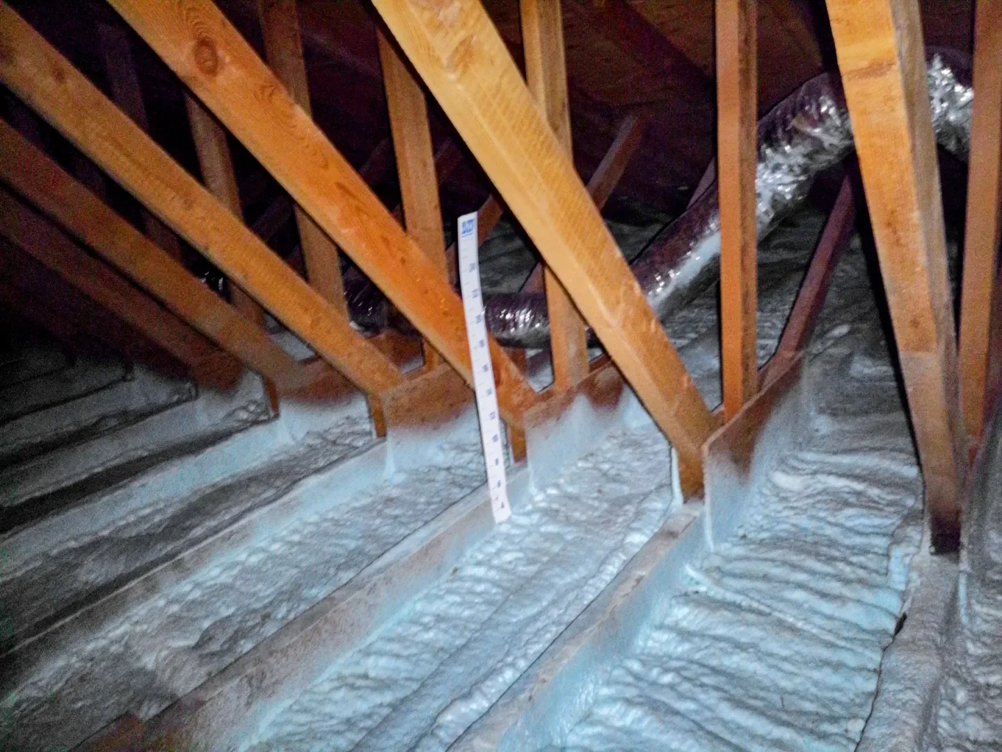 Hybrid install spray foam seal