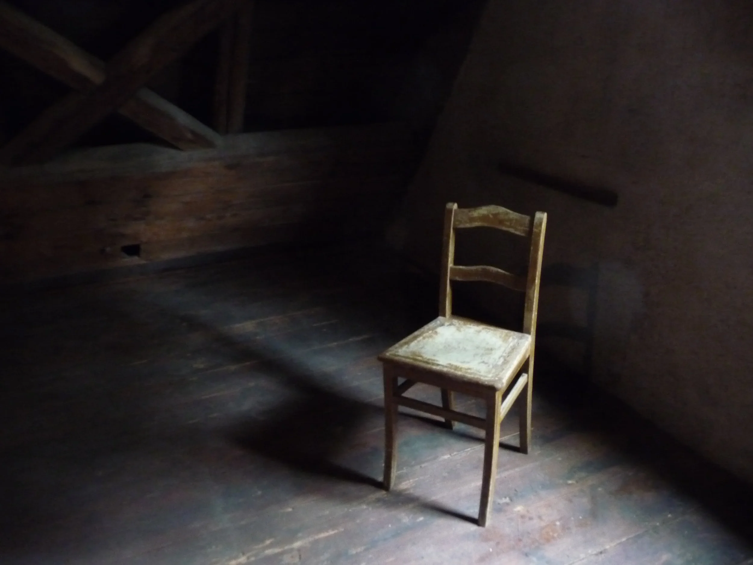 empty-room.jpg