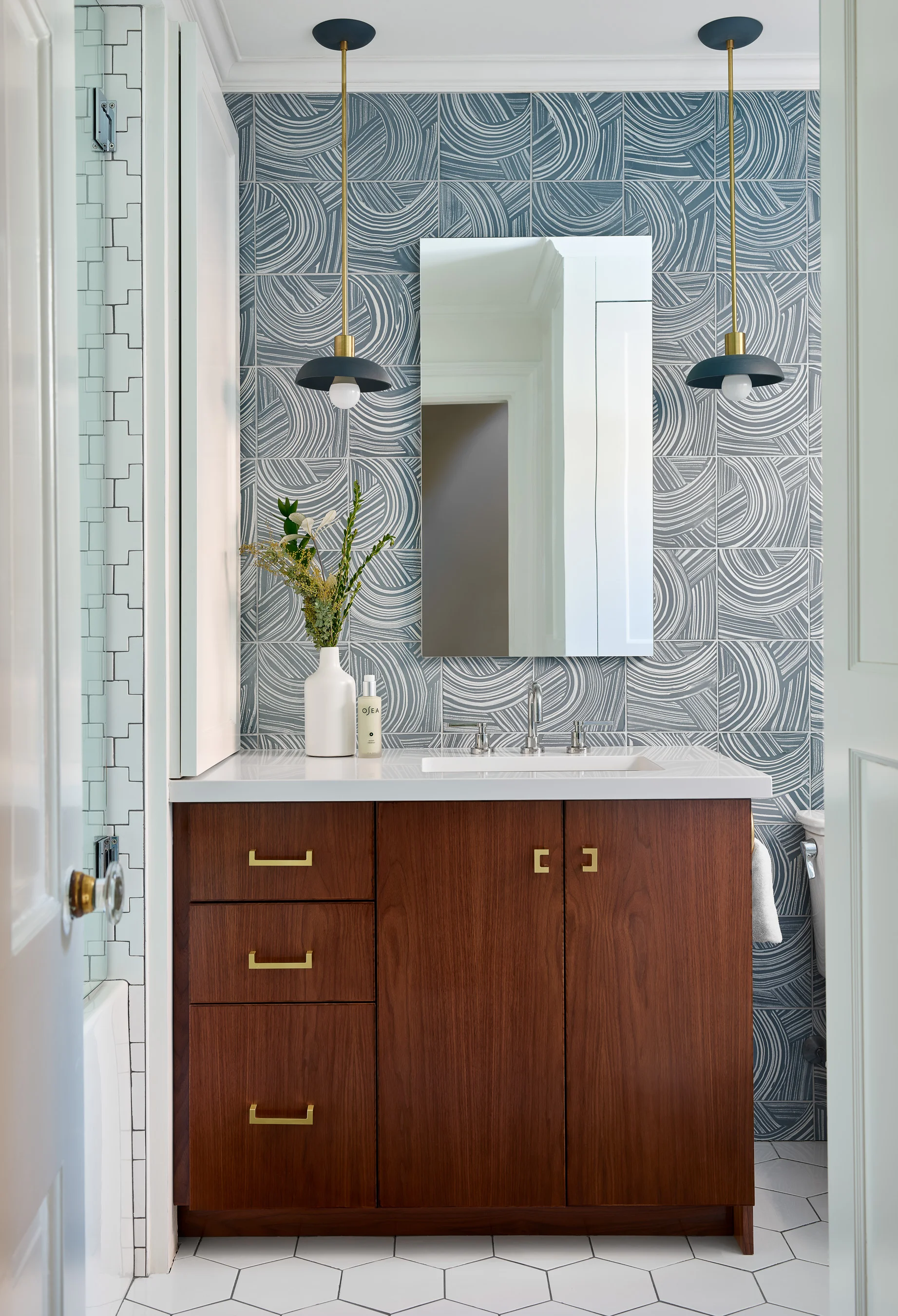 HelenBerginInteriors_AcornBoston_2ndFlBath_PROOF.jpg