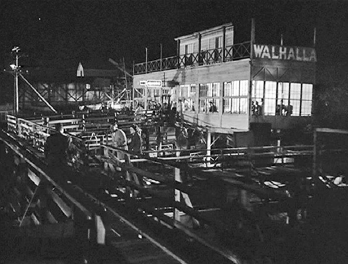 The Lady From Shanghai - Walhalla Bar