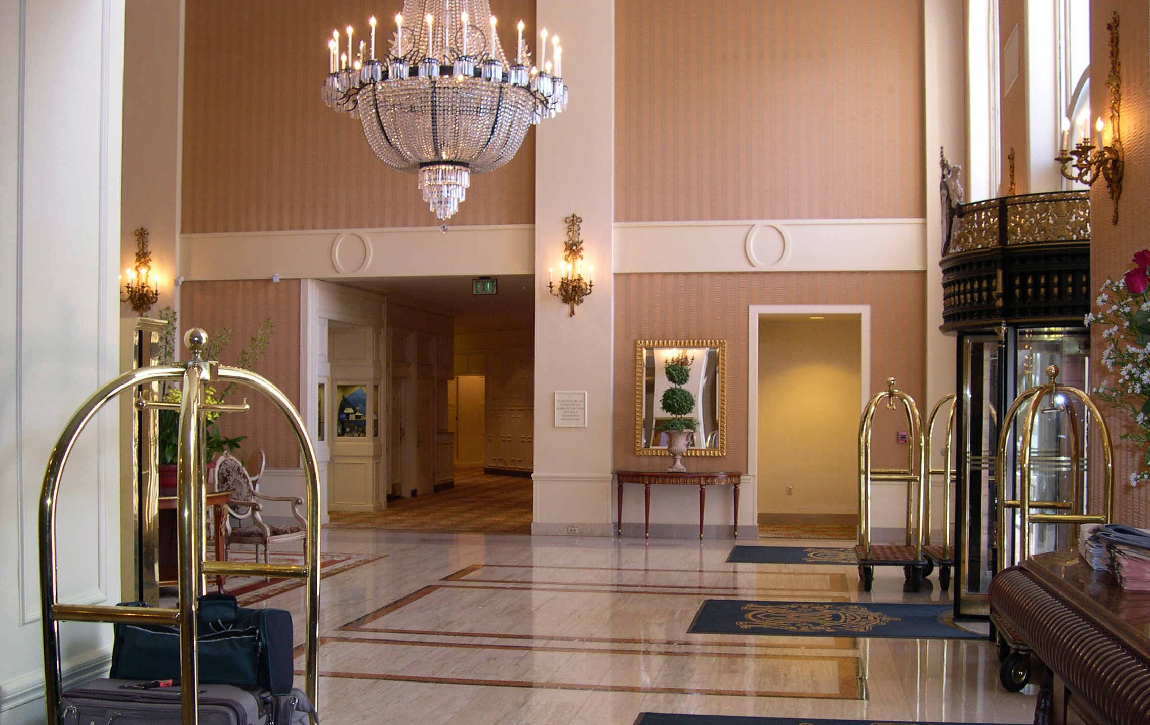Bullitt - Hotel