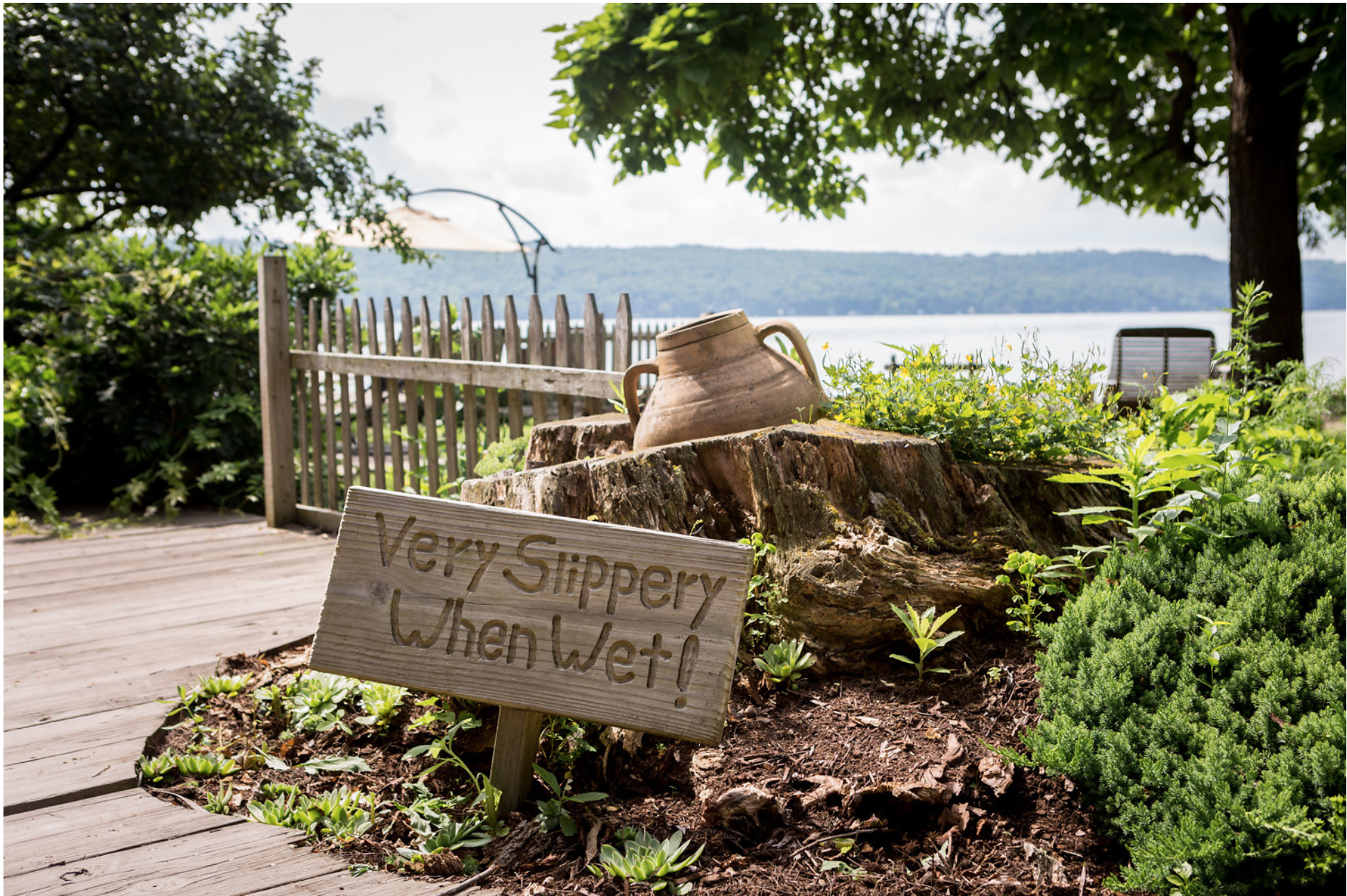 IBH upper - stump and deck sign.png