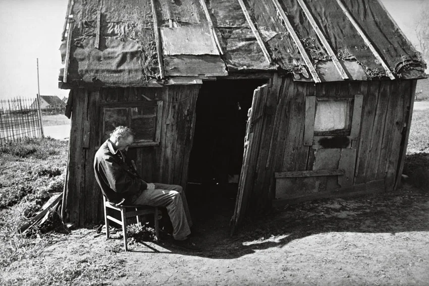 Edition Rimaldas Vikšraitis 1 Dreams of the Steading silver gelatin print 24 x 30 cm, 2004/2018 signed and numbered Edition 10+2AP