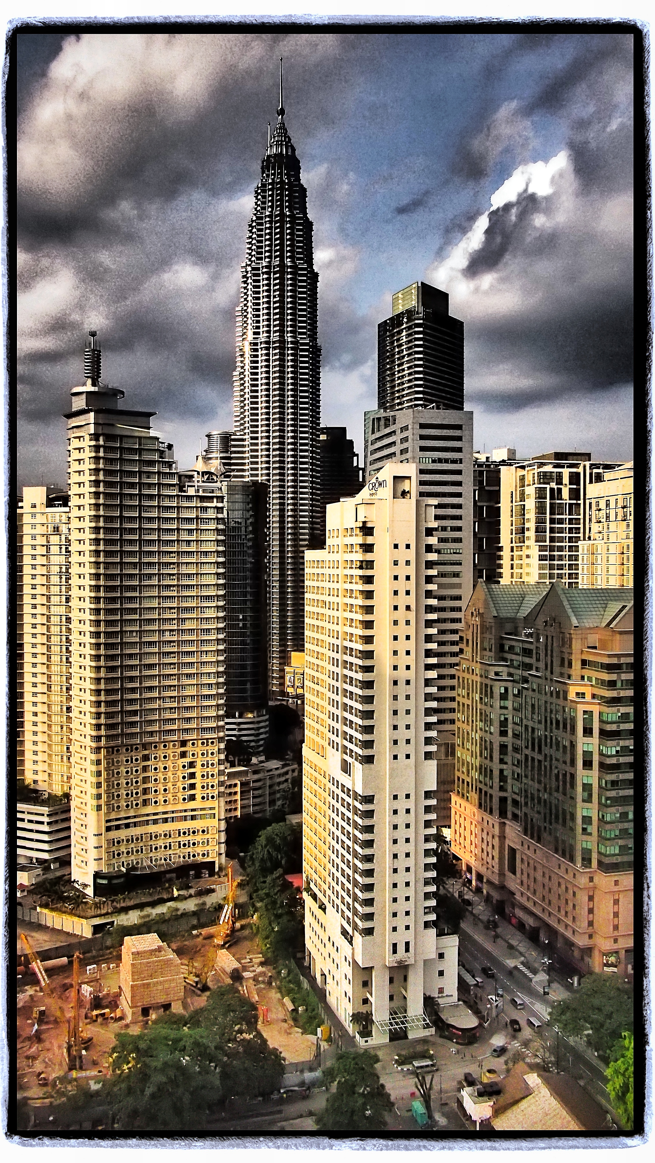    Sequence Kuala Lumpur: from Shangri-La May12 EP3/14mm   