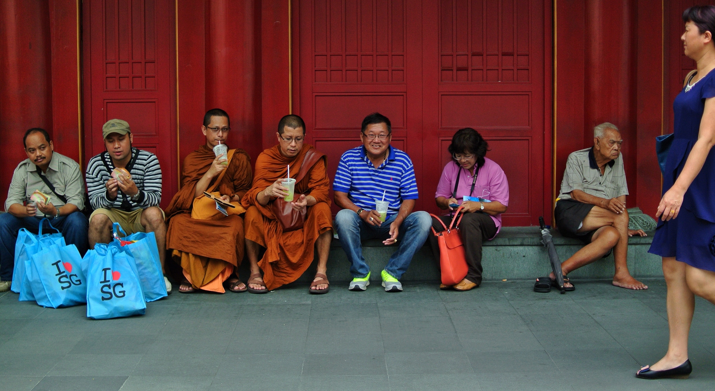    Strange Behaviour, Buddha Tooth Relic Temple   