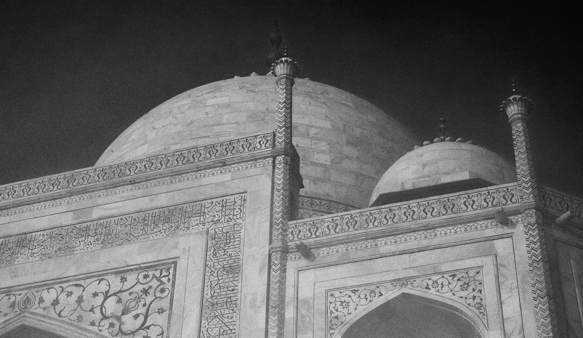 Taj Mahal Day2 36B&W.jpg