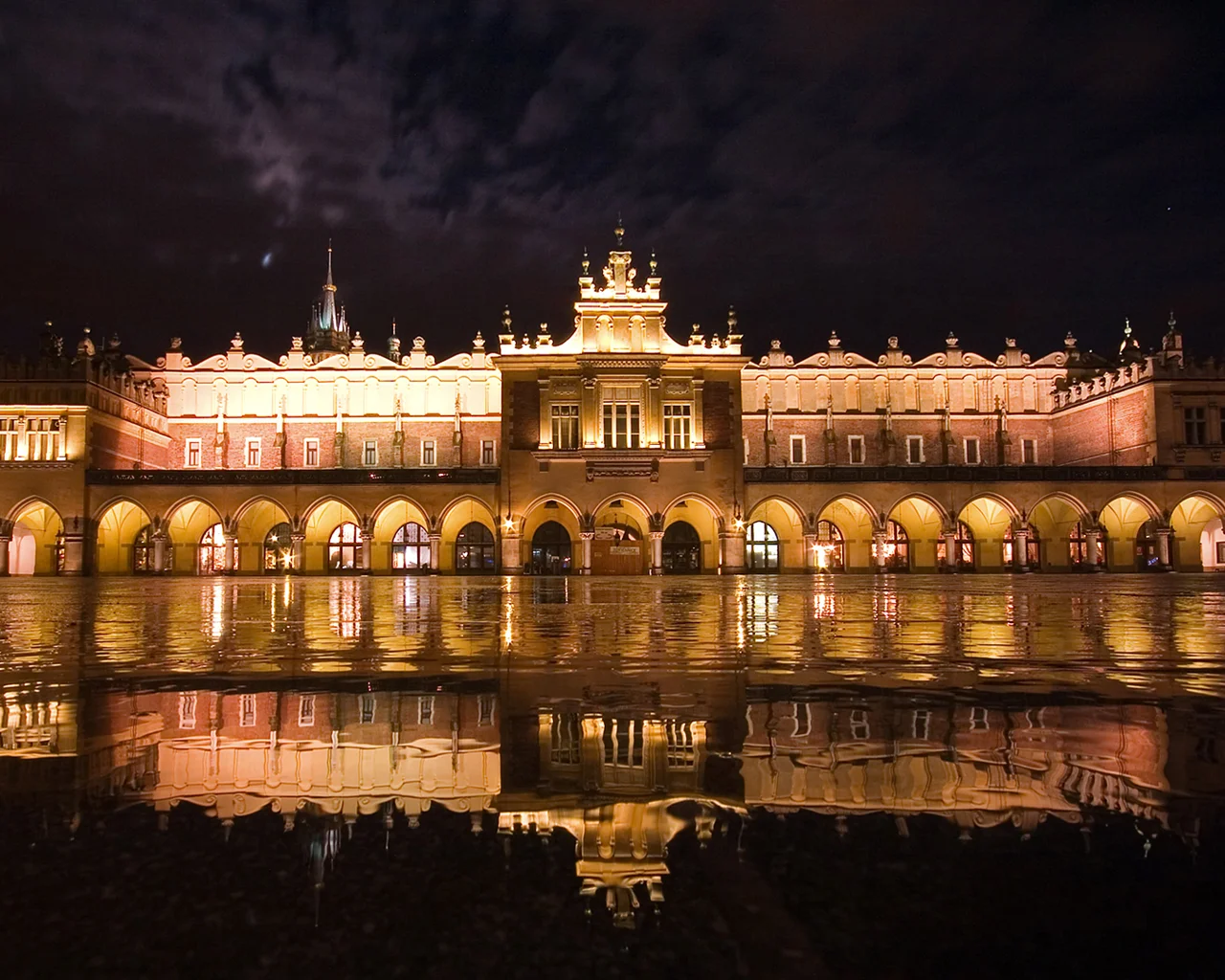National Museum of the 19th-Century Polish Art at Sukiennice 