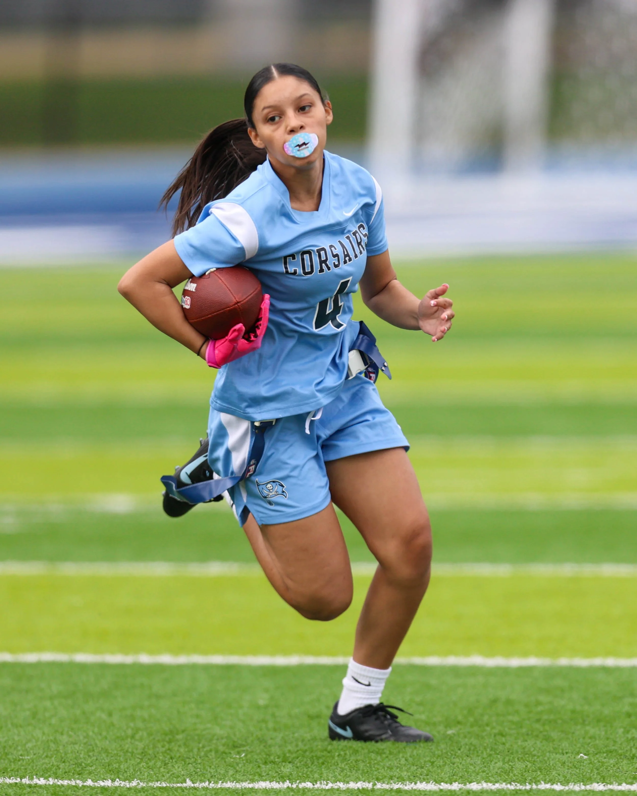 WM #4 runs with the ball