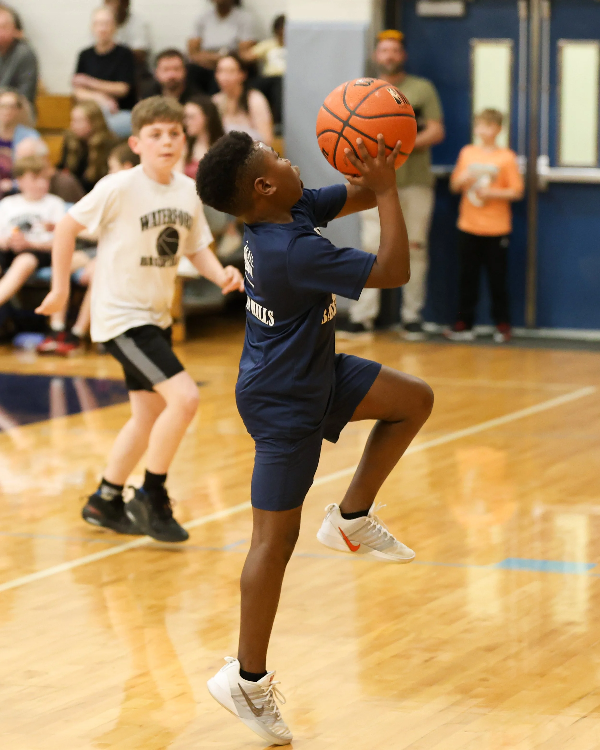 Donelson Hills boy shoots the ball
