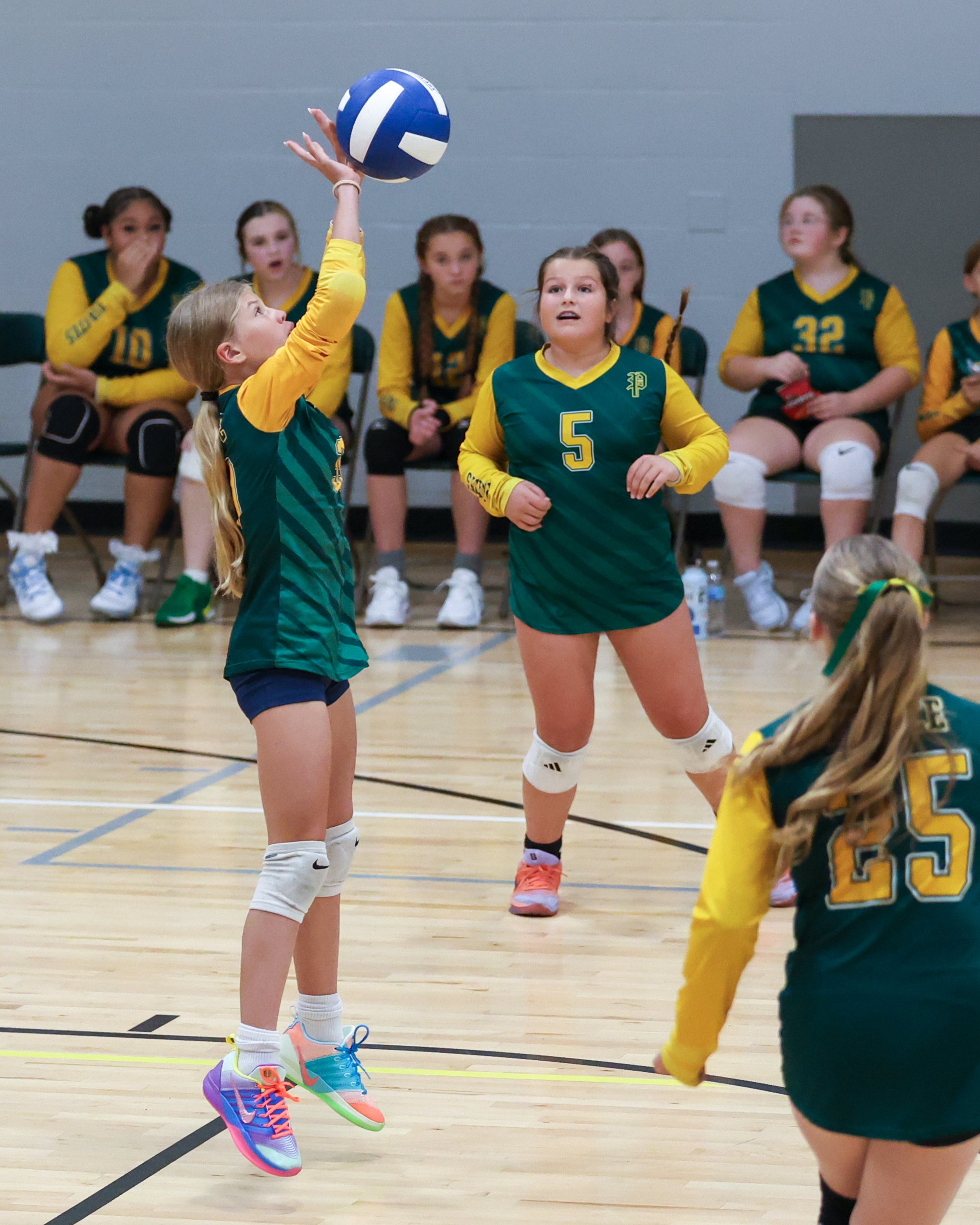 Pierce girl returns the ball