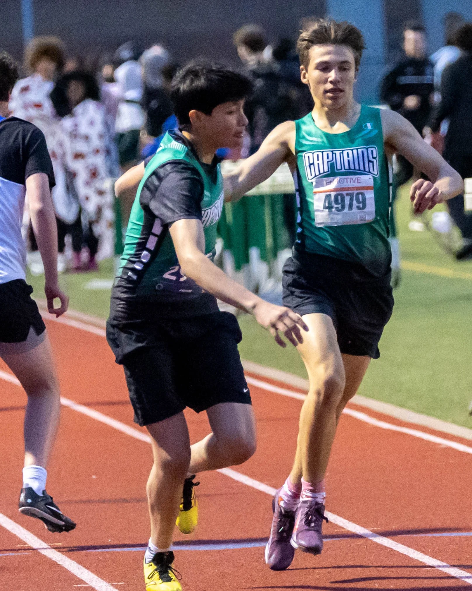 Kettering #4979 hands the baton to Kettering runner