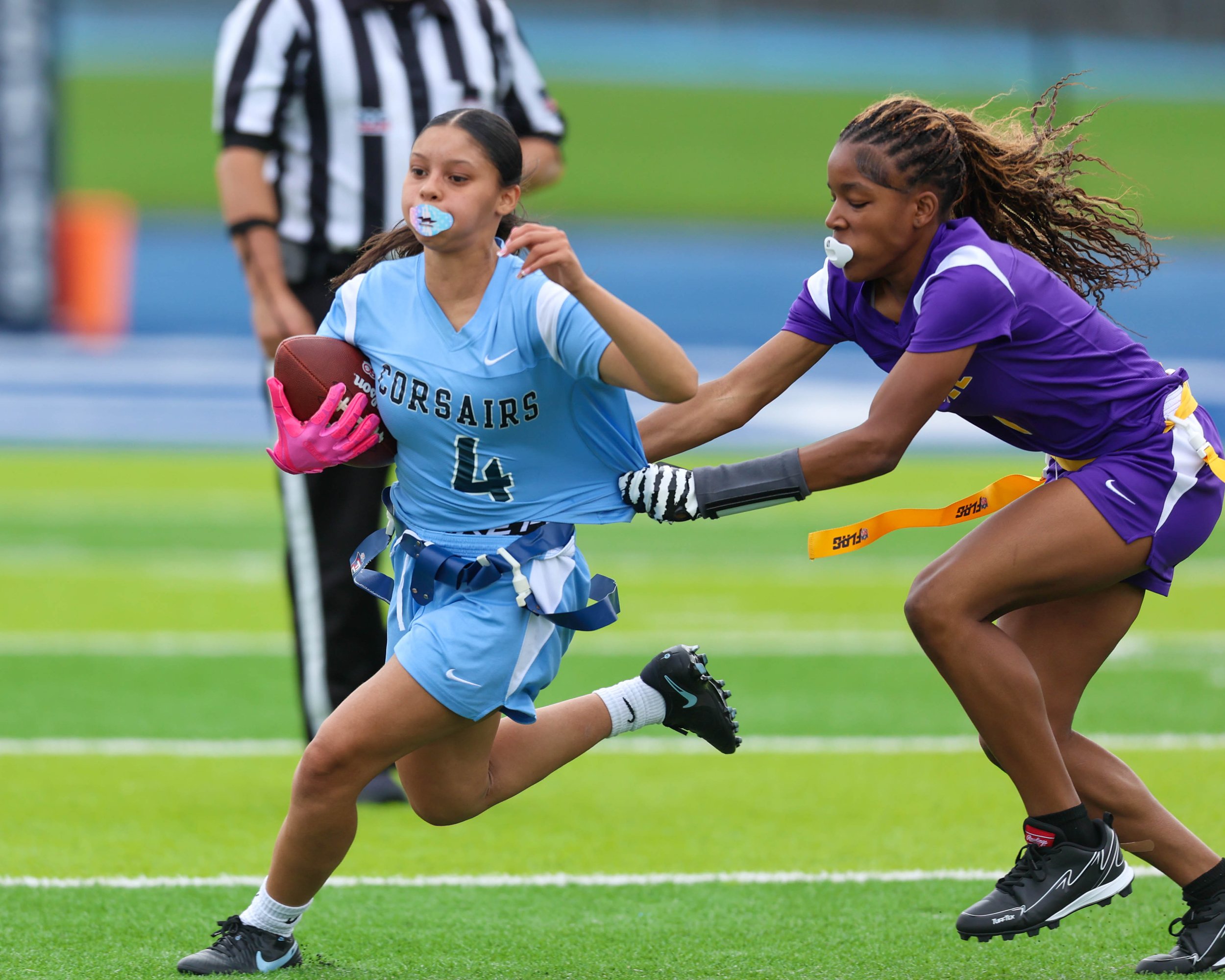 WM #4 eludes the Avondale player 